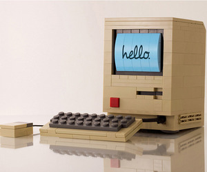 Lego-replica-of-the-original-macintosh-computer-m