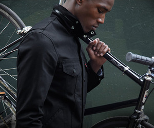 Levis-commuter-hooded-trucker-jacket-m
