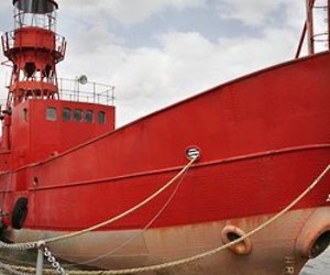 Lightship-living-anyone-363-m