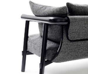 Log-sofa-by-patricia-urquiola-m