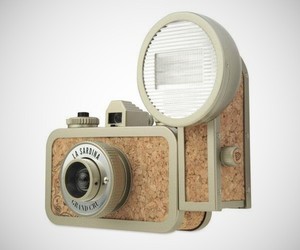 Lomography-20th-anniversary-champagne-edition-cameras-m