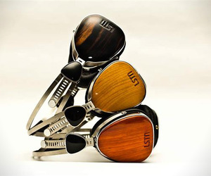 Lstn-reclaimed-wood-headphones-m