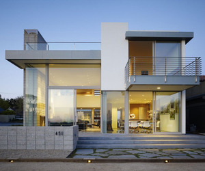 Luxurious residence on the bluffs with ocean views