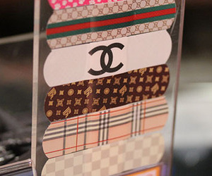 Luxuxry-brand-inspired-bandages-m