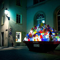 Luzinterruptus-plastic-garbage-guarding-the-museum-s