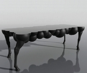 Mad-horse-table-m