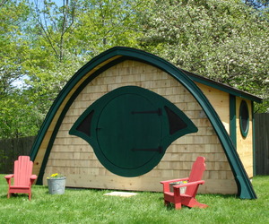 Maine-family-builds-hobbit-holes-for-work-or-play-m