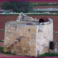 Maltese-corbelled-hut-1194-s