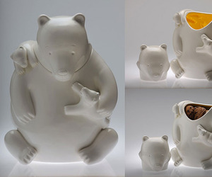 Mama-bear-cookie-jar-by-tom-otterness-m