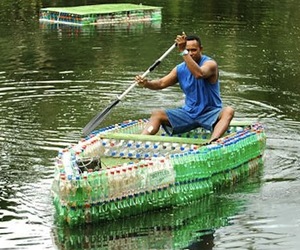 Man-in-fiji-makes-boat-from-littered-bottles-m