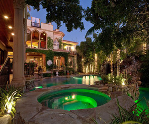 Mediterranean-villa-with-a-moorish-flair-m