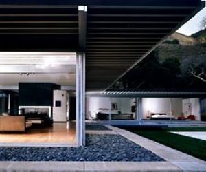 Meet 12 California classics -- are these the Golden State's finest modern steel houses? 