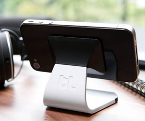 Milo Micro-Suction iPhone Stand