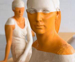 Mind-blowing-wooden-sculptures-by-willy-verginer-m