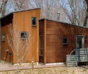 Modern-cabins-at-tryon-farm-686-m