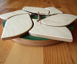 Modern-clock-flower-m