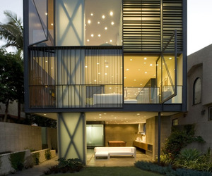 Modern-sustainable-living-on-the-venice-canal-m