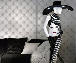 Mosaic-floor-lamp-inspired-by-the-womans-body-m