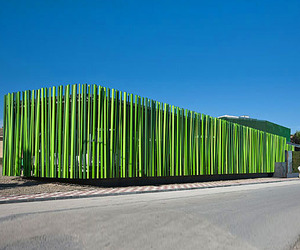 Ms-lounge-made-from-recycled-plastic-tubes-m