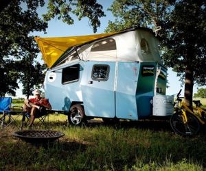 Nasa-architects-space-saving-space-age-mobile-home-m