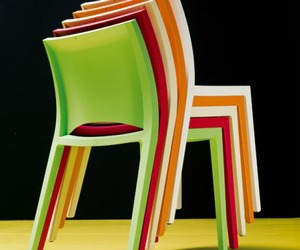 New-sleek-minimalist-chair-design-m