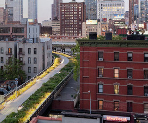 New-york-city-railway-transformed-into-park-m