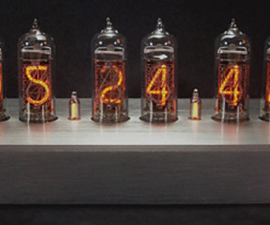 Nixie-tube-clock-m