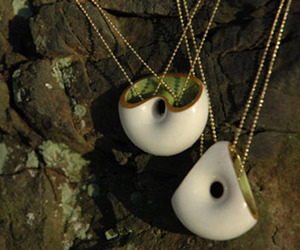 Noga-weiss-fragile-moon-m