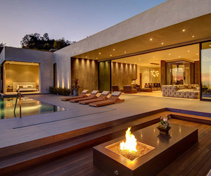 North-doheny-house-by-la-kaza-meridith-baer-home-m
