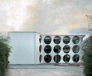 ‘O House’ at Lake Lucerne by Philippe Stuebi Architekten