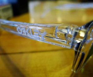 Oakley Frogskins | Polish Clear with Violet Iridium Lenses