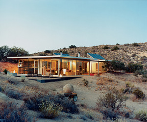 Off-grid-it-house-in-california-by-taalman-koch-m