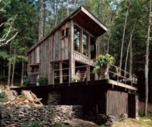 One-room-off-grid-cabin-726-m
