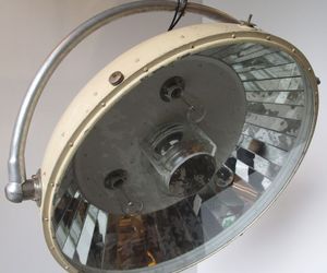 Operating-theatre-light-m