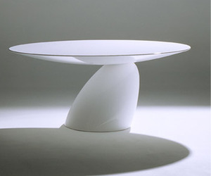 Parabel-sculptural-dining-table-by-eero-aamio-m