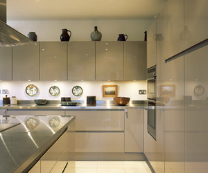 Parapanr-solid-surface-cabinet-doors-m