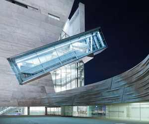 Perot-museum-of-nature-and-science-by-morphosis-m