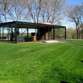 Philip-johnsons-glass-house-s