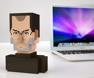 Pixel-steve-jobs-bust-m