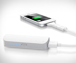 Pocketcell-rechargeable-battery-by-innergie-m