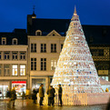 Porcelain-christmas-tree-in-belgium-by-mooz-s