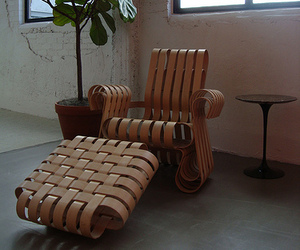 Power-play-chair-and-ottoman-m