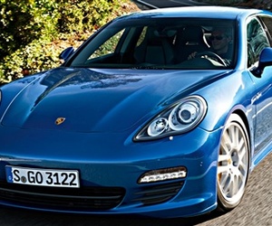 Practical-performer-2012-porsche-panamera-s-hybrid-m