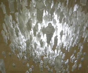 Pride-of-soldiers-sculptural-light-m
