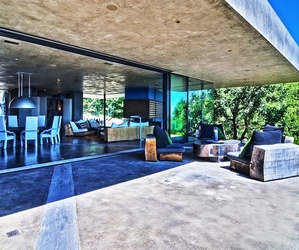 Private-retreat-with-many-terraces-and-patios-m