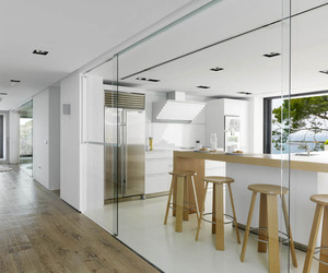 Pure-white-modern-home-in-granada-m