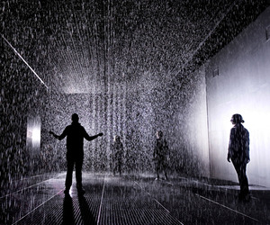 Rain-room-installation-by-randon-international-at-moma-m