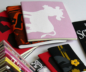 Re-cover-wrap-your-notebook-in-a-t-shirt-m