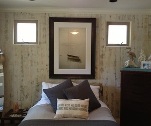 Reclaimed-weathered-wood-white-bedroom-wall-m