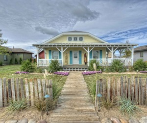 Reclaimed-wood-used-on-extreme-makeover-home-edition-m